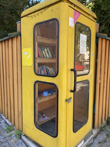 Investitionsvorschlag: Bücherschrank Telefonzelle